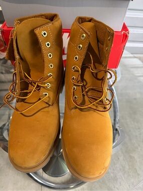 Men’s Double Sole Timberland Wheat-Tone Lace-Up Boots